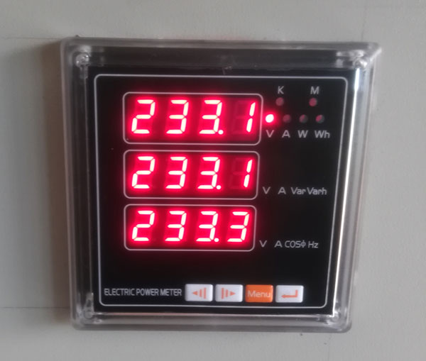 智能網(wǎng)絡(luò)電力儀表實(shí)圖